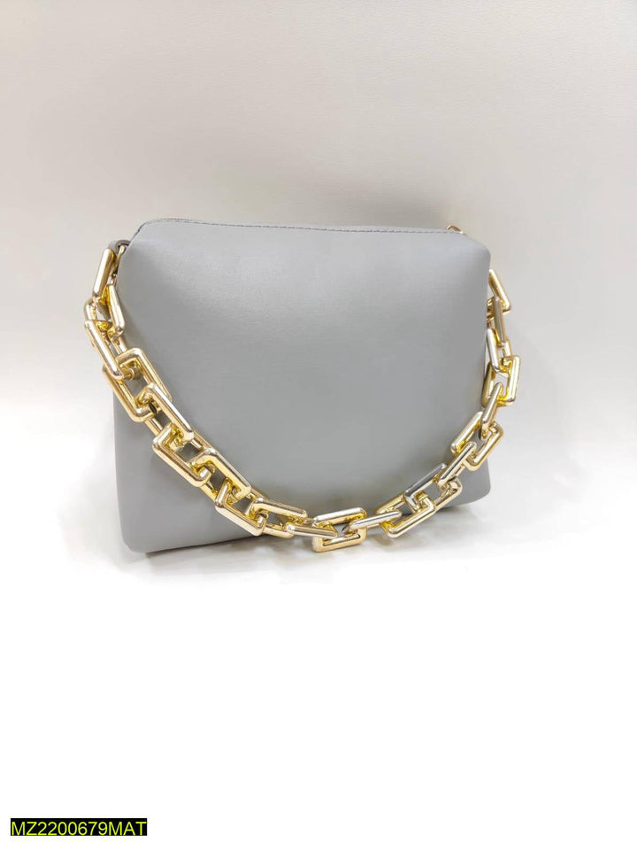 Women thick chain makeup pouch Markaz