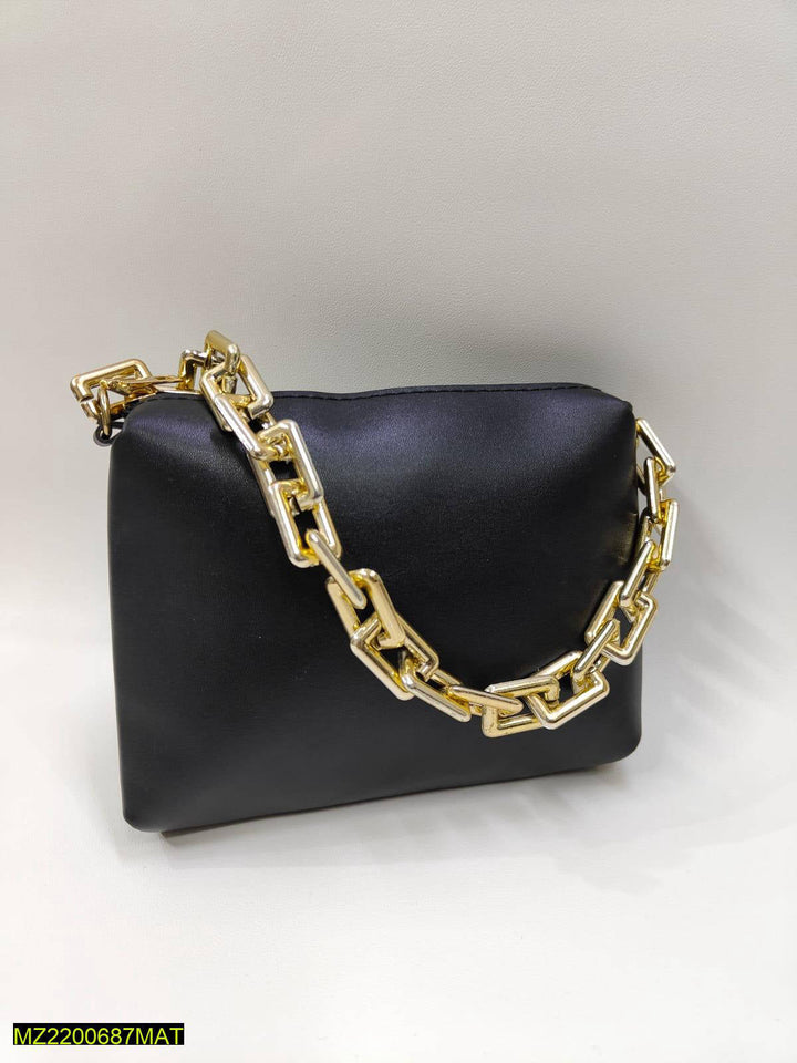 Women thick chain makeup pouch Markaz
